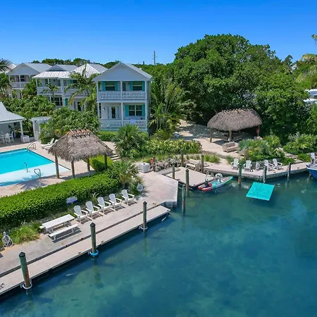 Bayberry Key - Waterfront Boutique Resort, Dock, Direct Water Views!